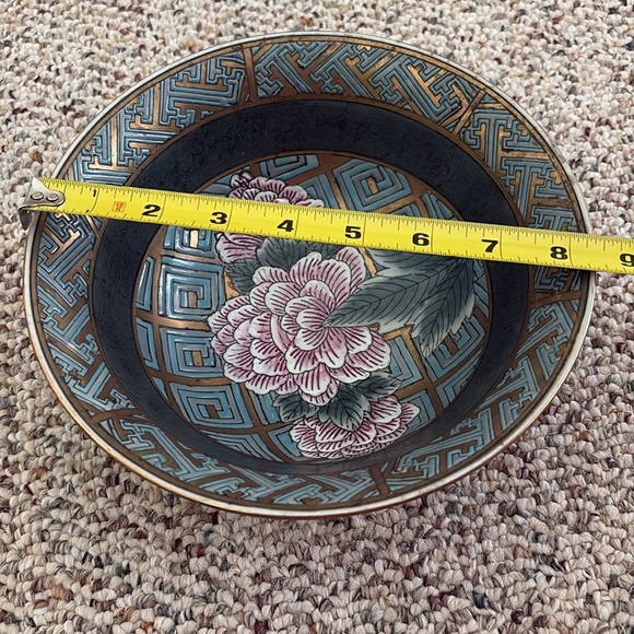 Vintage Asian Inspired Decorative Floral Bowl with Gold Accents - Picture 3 of 7
